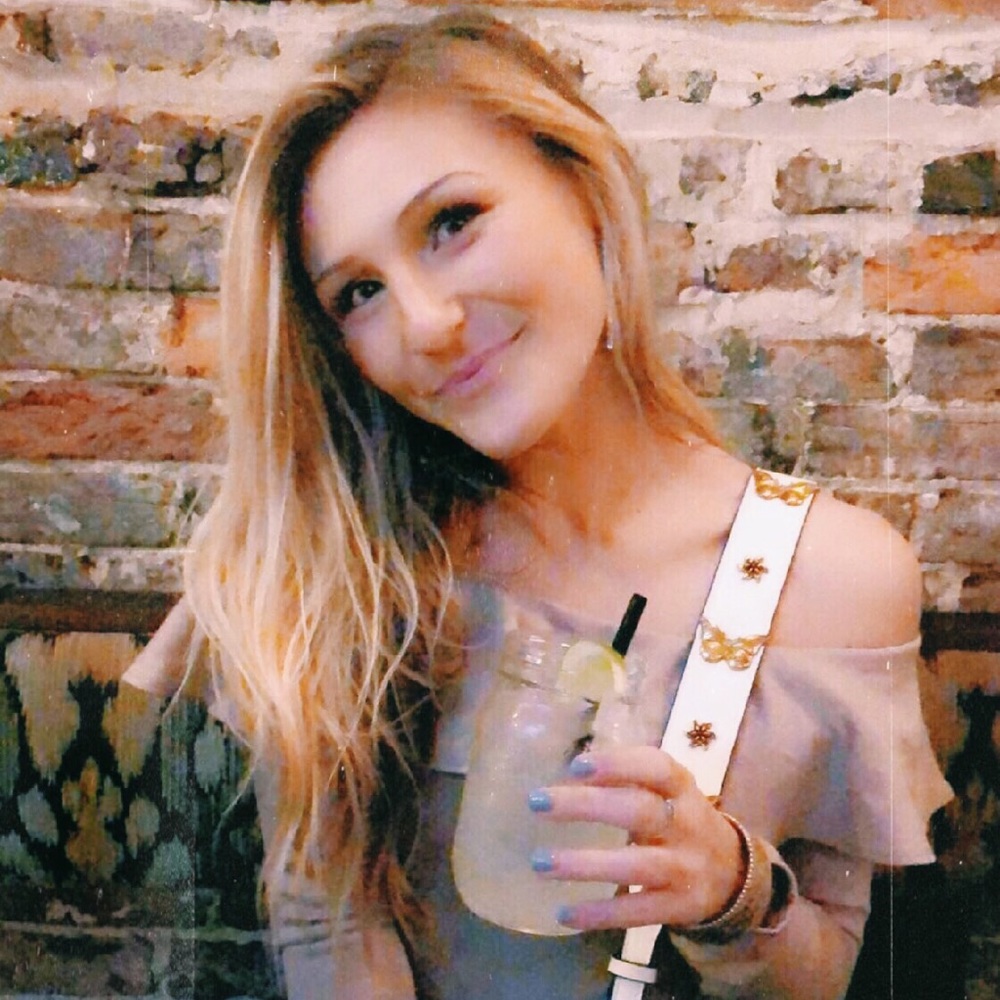 Meet your Posher, Abigail